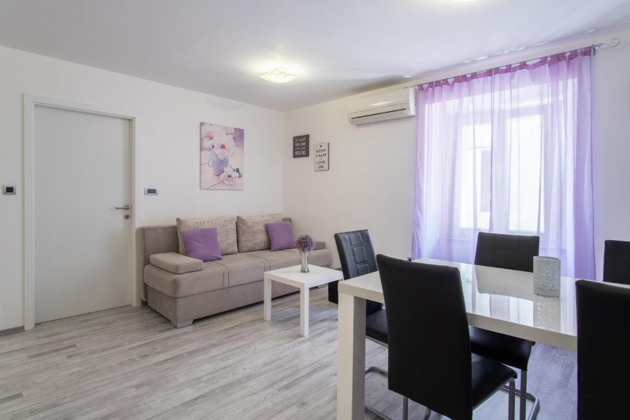 Private Holliday Apartment باغ المظهر الخارجي الصورة